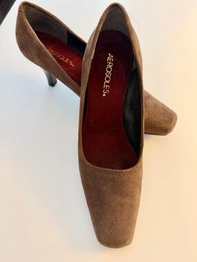 AEROSOLES Brown Herringbone Square-Toe Heels